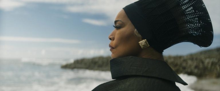 Review: In ‘Wakanda Forever,’ an empire mourns and rebuilds
