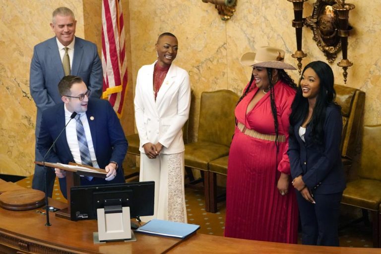 Mississippi Lawmakers Commend Country Trio Chapel Hart