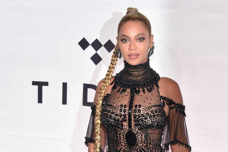 Beyoncé tells audience to ‘get in formation’ and vote this November