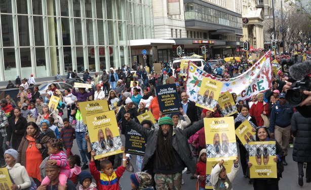 South Africa: The Elders, Capetonians #WalkTogether on Mandela Day