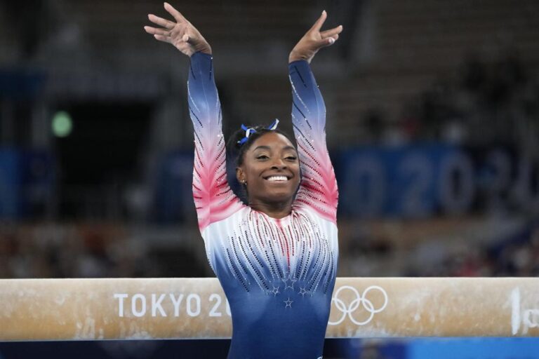 Biles Returns to Competition With a Bronze Medal and a Smile