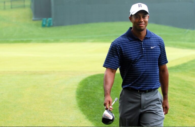 Tiger Woods Announces Return to Golf