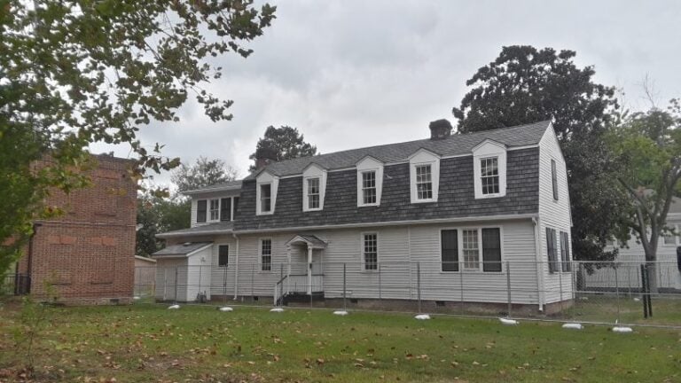 Colonial Williamsburg Restores America’s Oldest Black Schoolhouse, Uncovering a Legacy of Education and Resilience