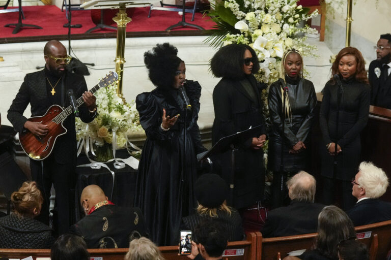 Singers in Roberta Flacks Memorial