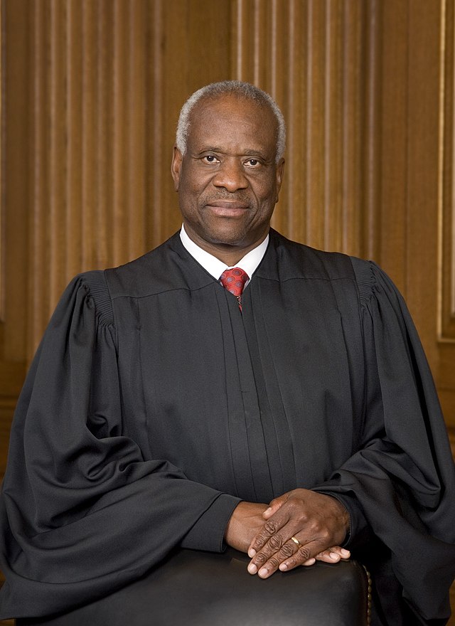 Clarence Thomas’ Connections to Wealth and Luxurious Vacations Exposed Unveiling a Deeper Web