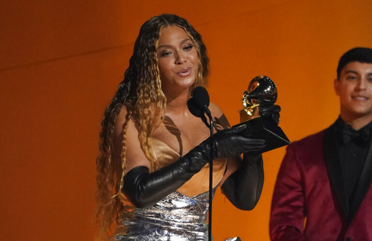 Beyoncé Emerges as Grammys Queen; Styles Wins Album Honor
