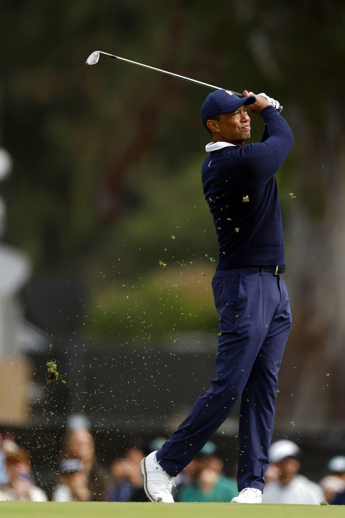 Tiger Woods brings Buzz to Riviera, Homa takes Early Lead