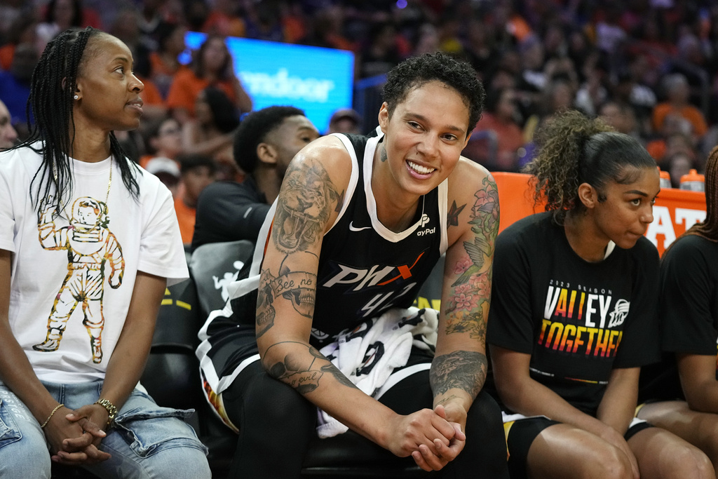 Brittney Griner Gets Rousing in Phoenix Home Game after Release