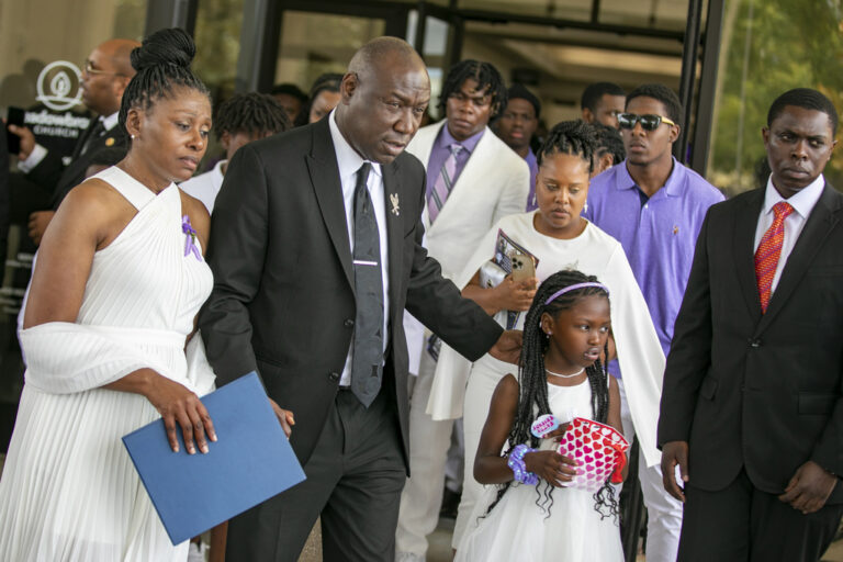 Black Florida Mother Killed by White Neighbor Remembered for Faith, Devotion to 4 Kids